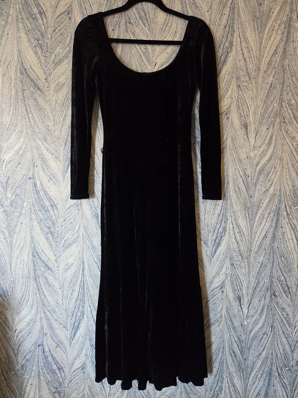 Laundry By Shelli Segal Black Velvet Long Sleeve Scoop Neck Maxi Size 6 Vintage